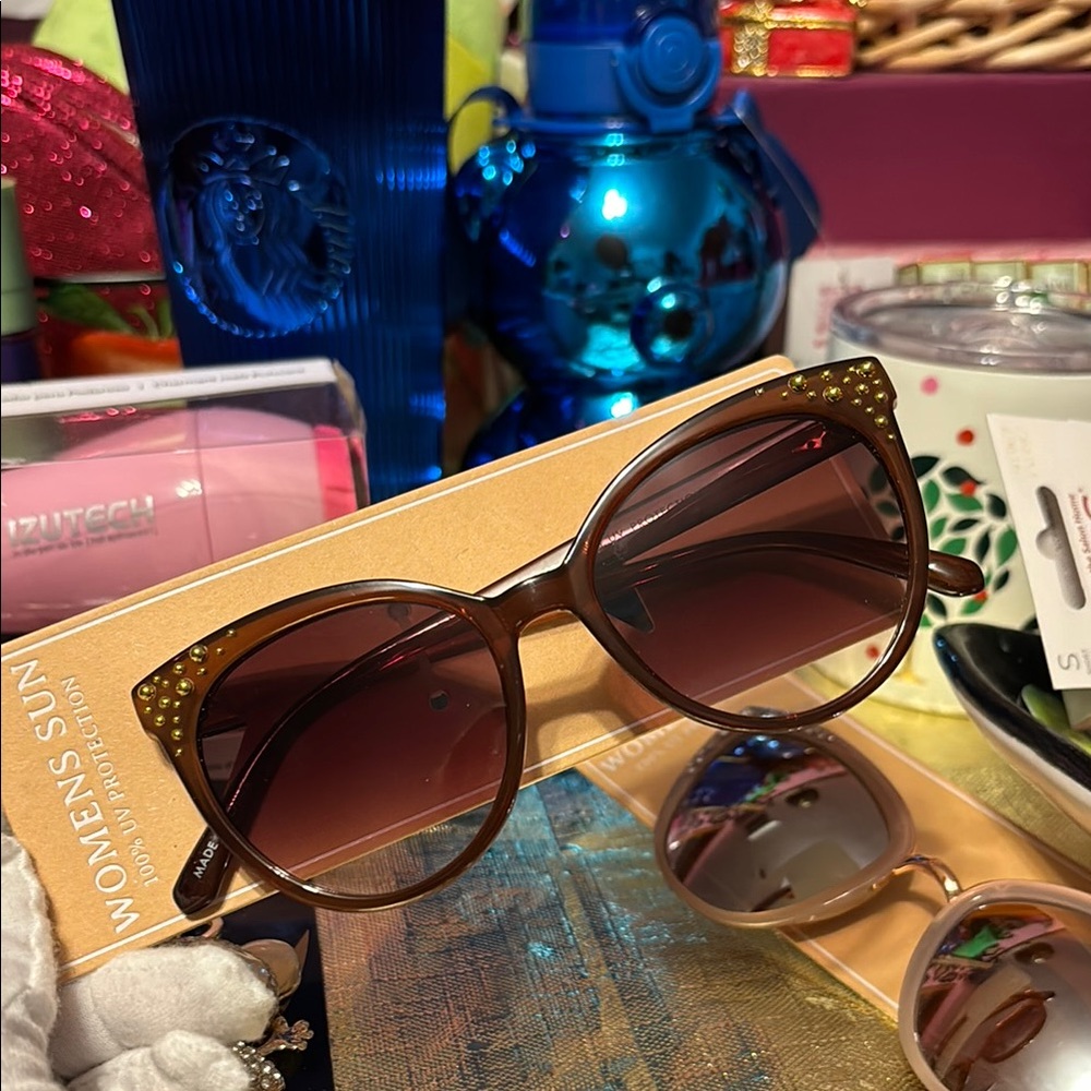 BLING FUN SUNGLASSES - Picture 1 of 1